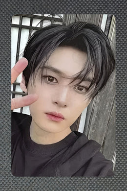 LEE KNOW