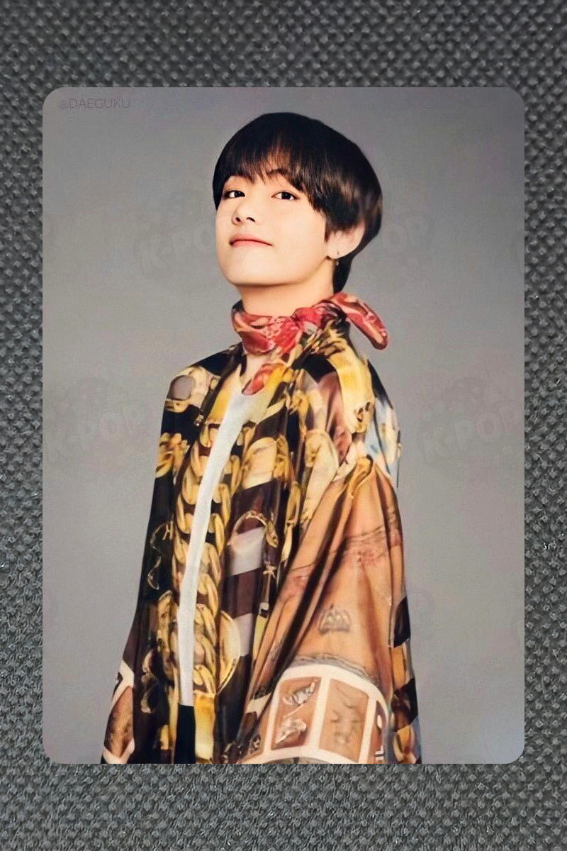 BTS JAPAN OFFICIAL FANMEETING VOL.5 MAGIC SHOP MINI PHOTO CARD V