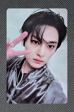 LEE KNOW
