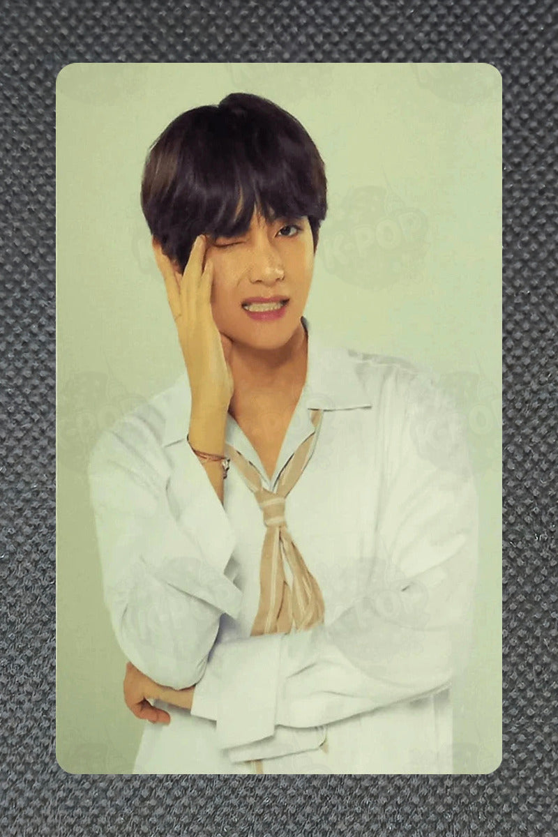 BTS WORLD TOUR 'LOVE YOURSELF' MINI PHOTO CARD V