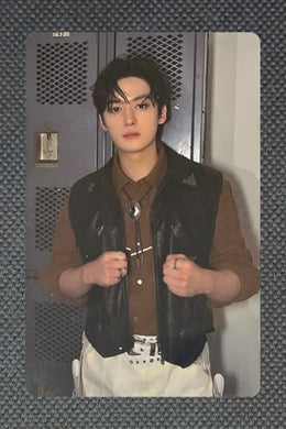 LEE KNOW