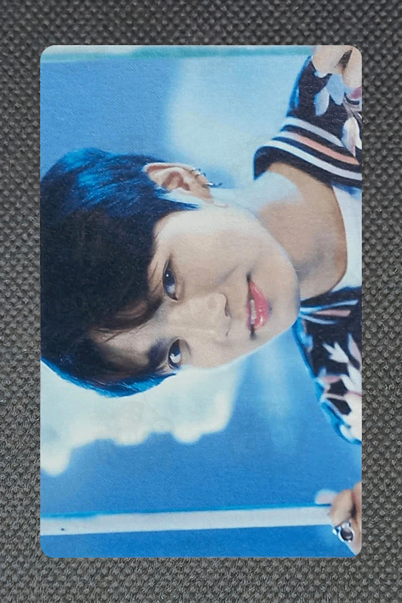 BTS 2017 BTS LIVE TRILOGY EPISODE III THE WINGS TOUR in Japan MINI PHOTO CARD VER.2 JUNGKOOK