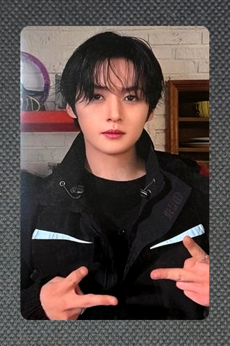 Stray Kids Stray Kids EXHIBITION “We STAY, together” SPECIAL PHOTOCARD Lee Know