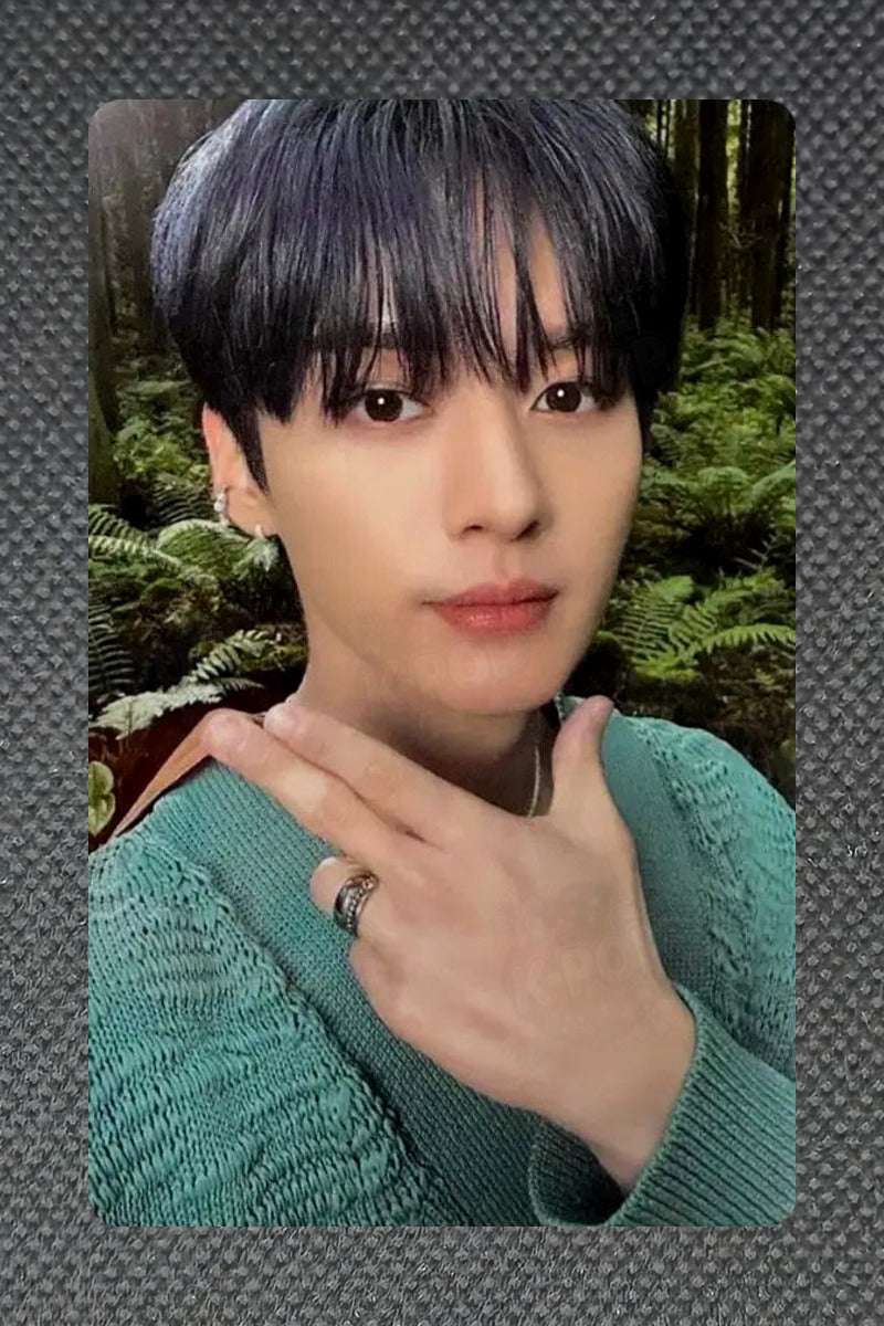 Stray Kids ‘Stay in STAY’ in JEJU EXHIBITION "TO STAY, FROM STRAY KIDS" JYP SHOP LEE KNOW