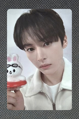 LEE KNOW