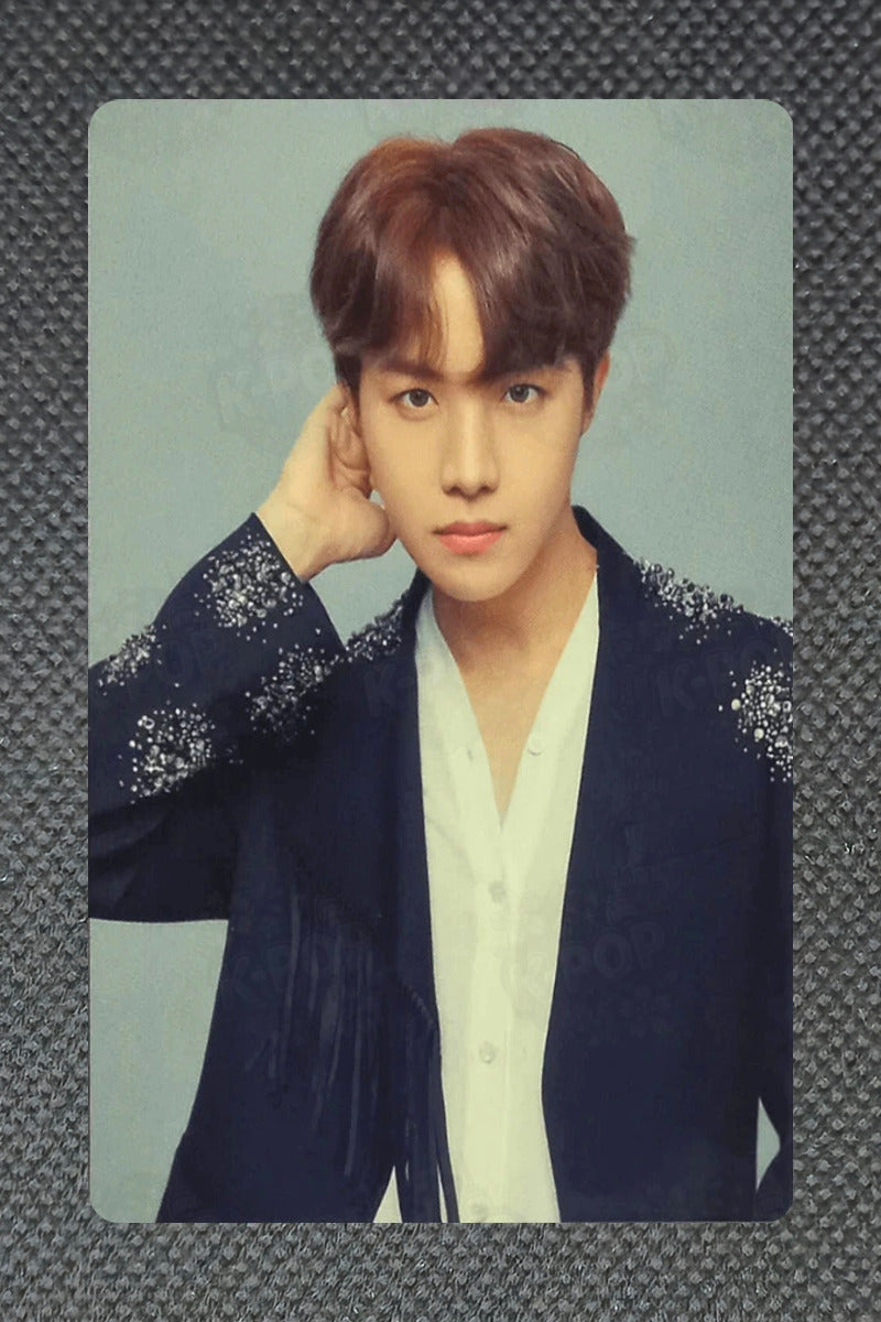 BTS 2017 BTS LIVE TRILOGY EPISODE III THE WINGS TOUR THE FINAL MINI PHOTO CARD J-Hope