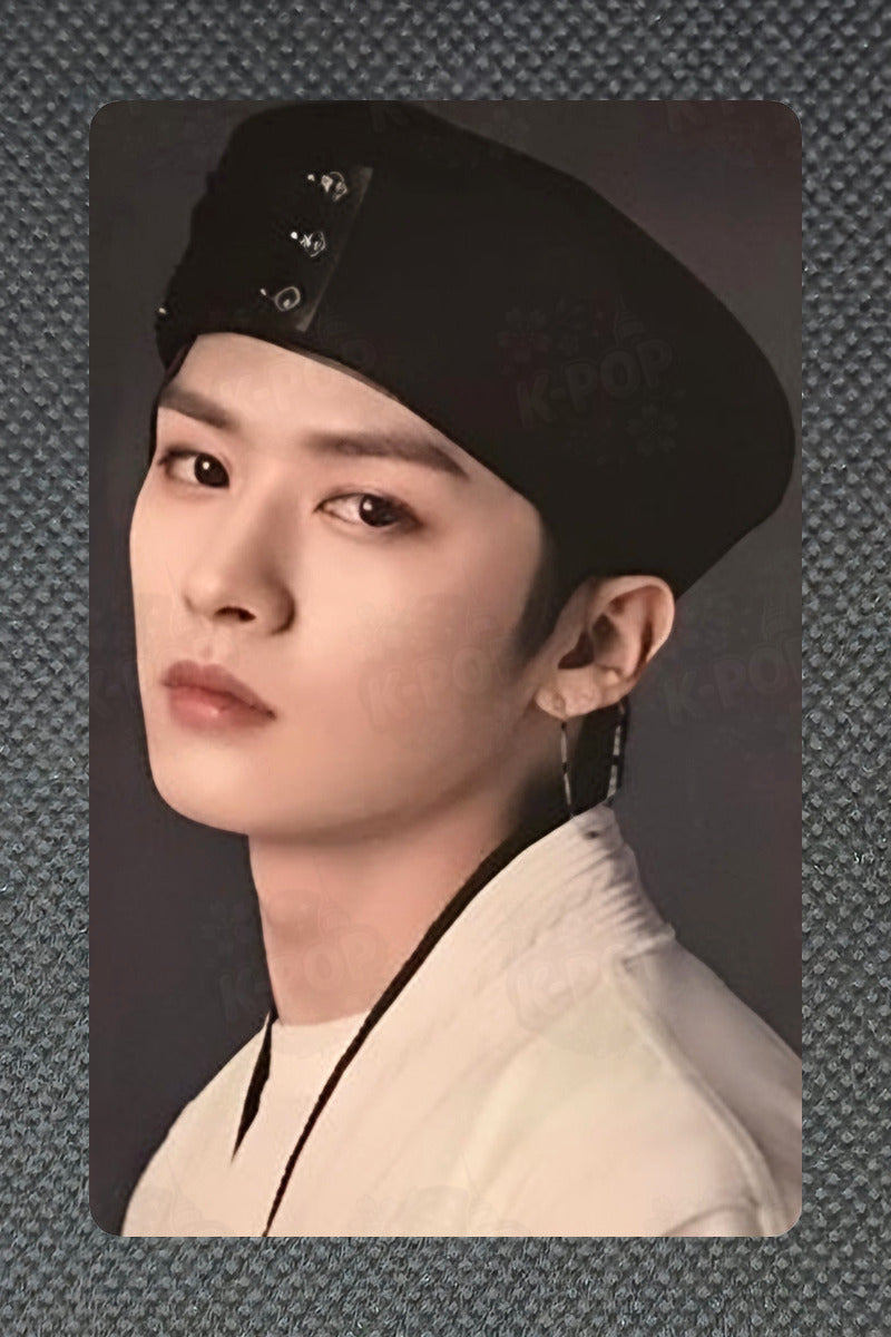 Stray Kids TOP -Japanese ver.- Sony Music LEE KNOW